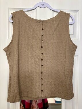 Sleeveless Textured Button-front Top in Tan NWT